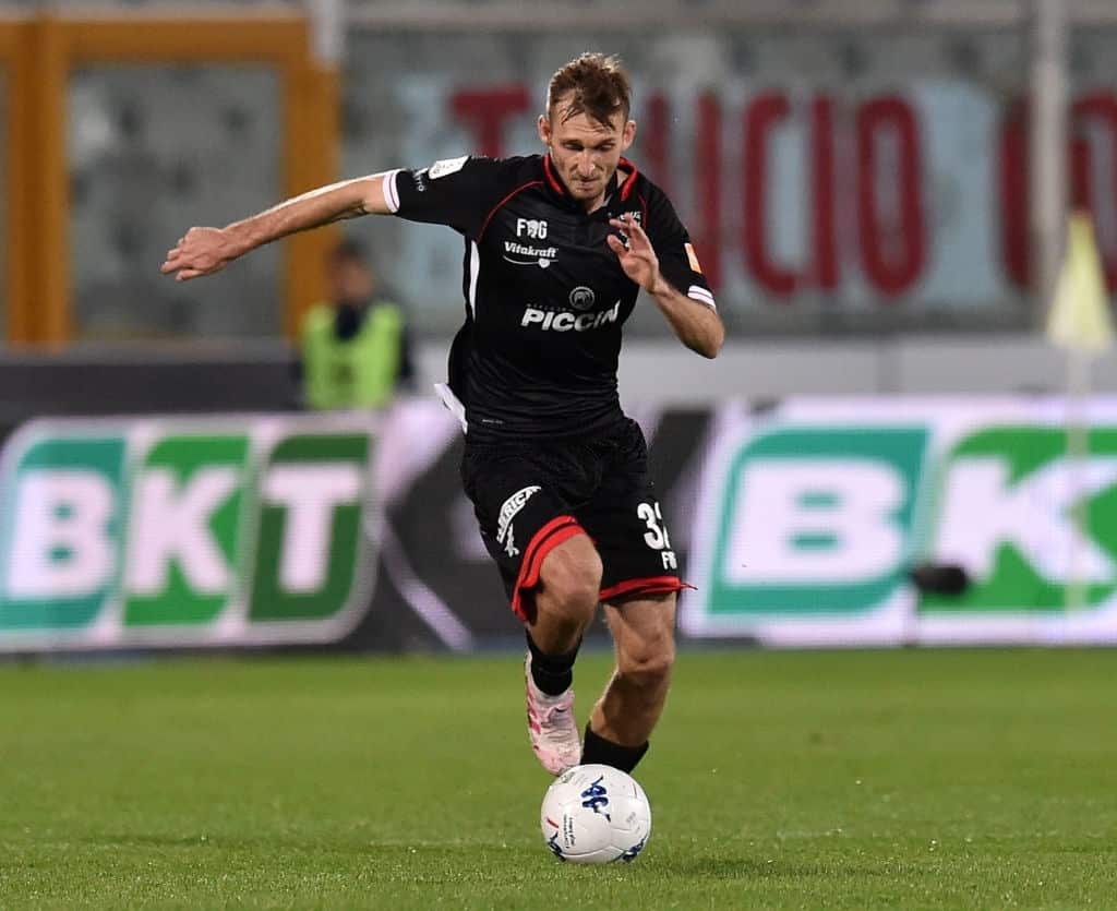 PESCARA, ITALY - APRIL 12:  Norbert Gyomber of AC Perugia Calcio 1905 in action during the Serie B match between Pescara Calcio 1936 and AC Perugia Calcio 1905 at Adriatico Stadium Giovanni Cornacchia on April 12, 2019 in Pescara, Italy.  (Photo by Giuseppe Bellini/Getty Images)
